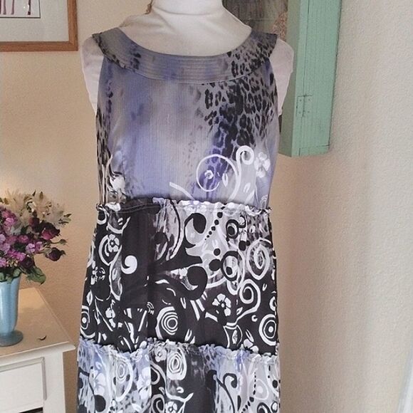 Peter Nygard Maxi Dress - Picture 2 of 12